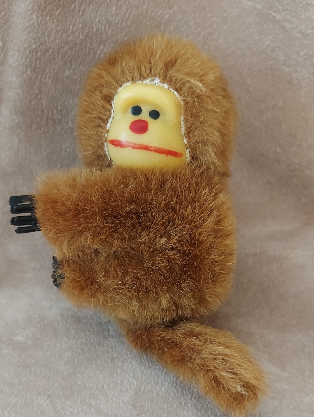 Vintage fuzzy clip-on monkey Molded Face Spring Clip Pencil Hugger